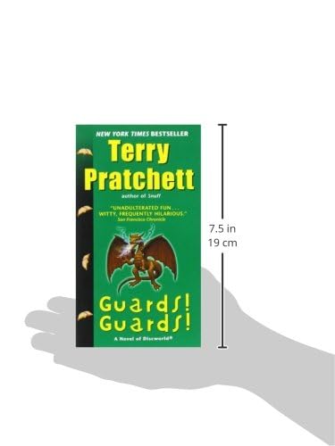 Guards! Guards!: A Novel of Discworld (Discworld, 8)