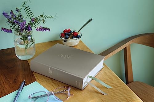 Flourish: The NIV Bible for Women, Cloth over Board, Cream, Comfort Print