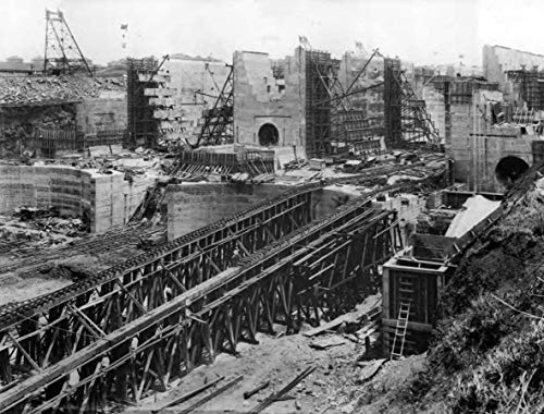 The Building of the Panama Canal in Historic Photographs
