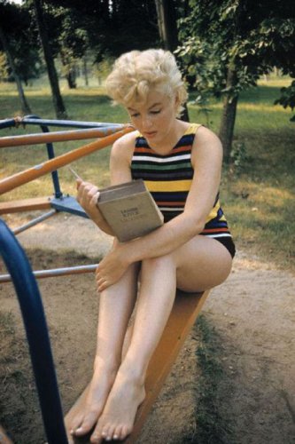 Marilyn Monroe (A Life in Pictures)