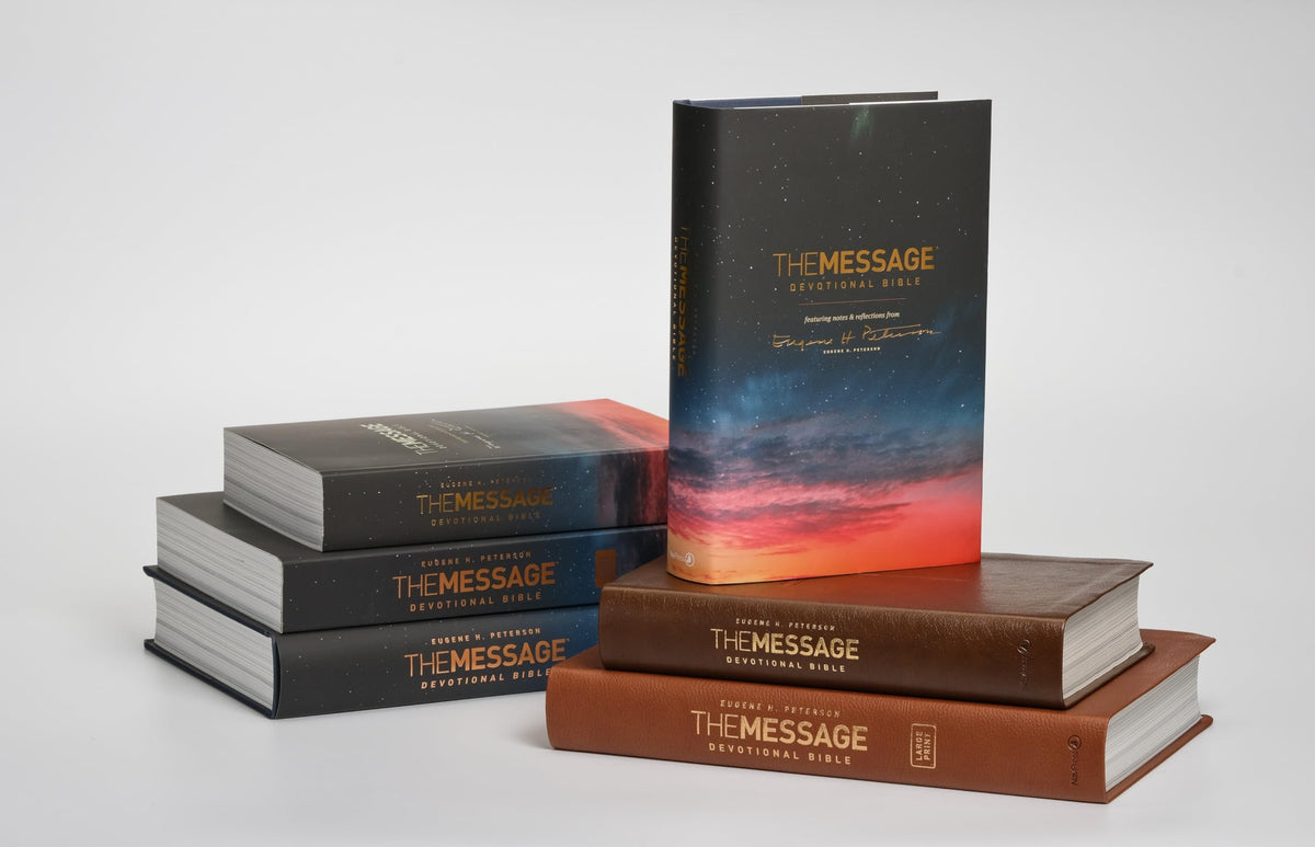 The Message Devotional Bible, Large Print (Softcover): Featuring Notes and Reflections from Eugene H. Peterson