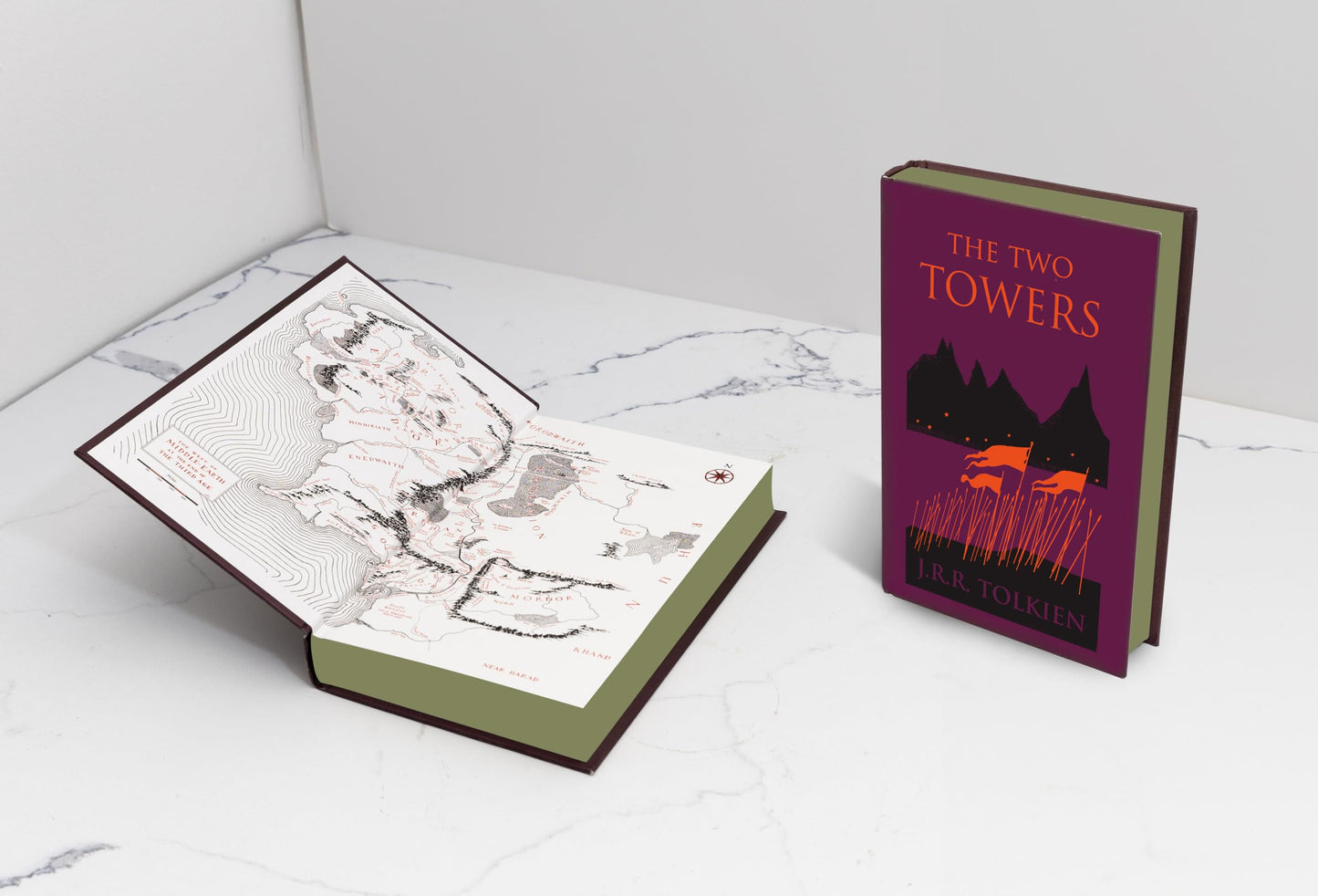 The Two Towers Collector's Edition: Being the Second Part of The Lord of the Rings (The Lord of the Rings, 2)