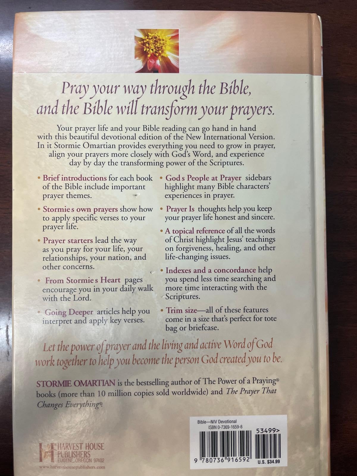 The Power of a Praying? Woman Bible: Prayer and Study Helps by Stormie Omartian