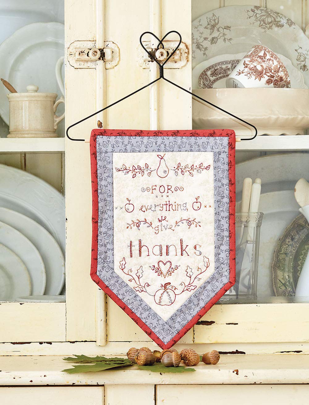 Changing Seasons: 17 Embroideries to Mix and Match