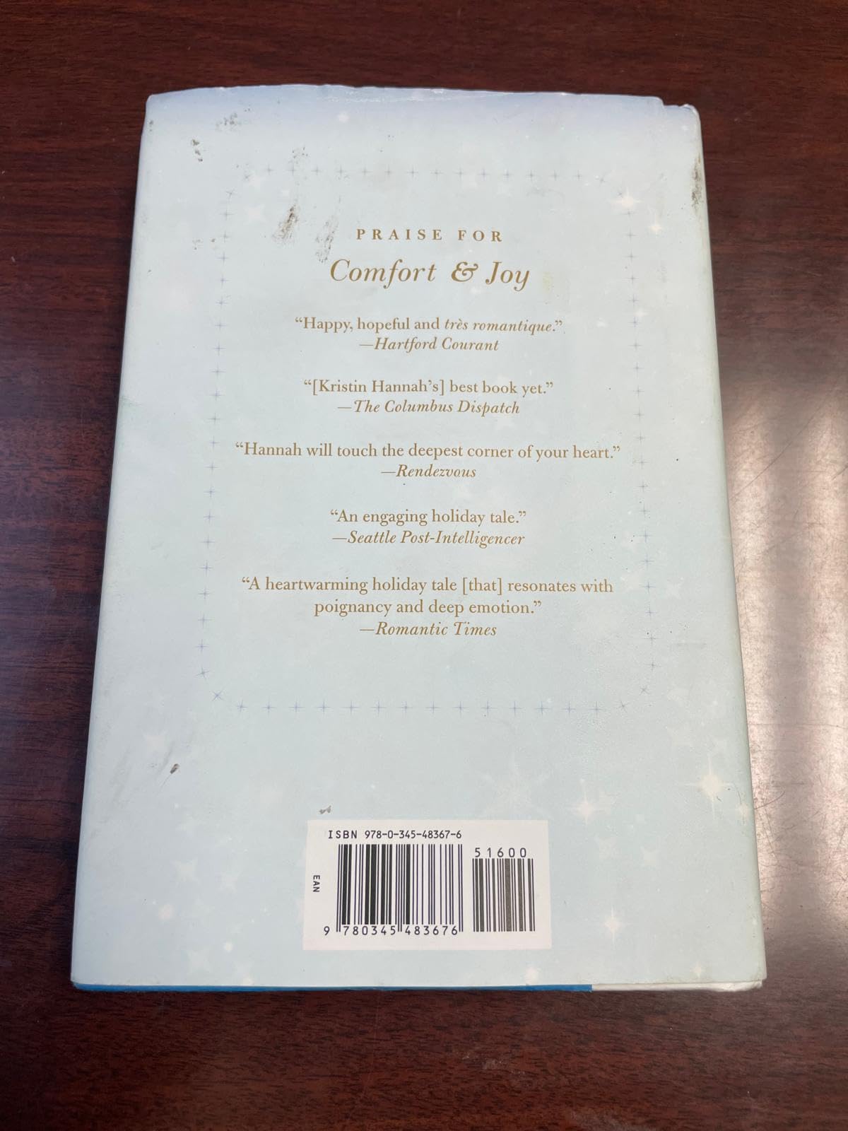 Comfort & Joy: A Novel by Kristin Hannah