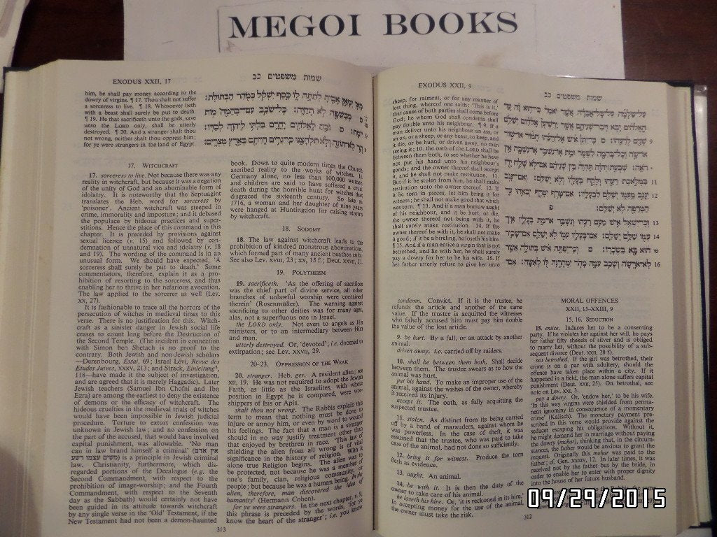 The Pentateuch and Haftorahs: Hebrew Text English Translation
