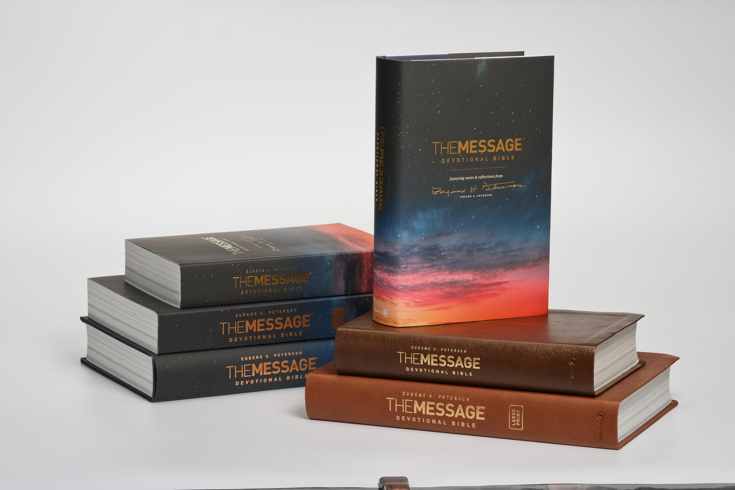 The Message Devotional Bible (Softcover): Featuring Notes and Reflections from Eugene H. Peterson