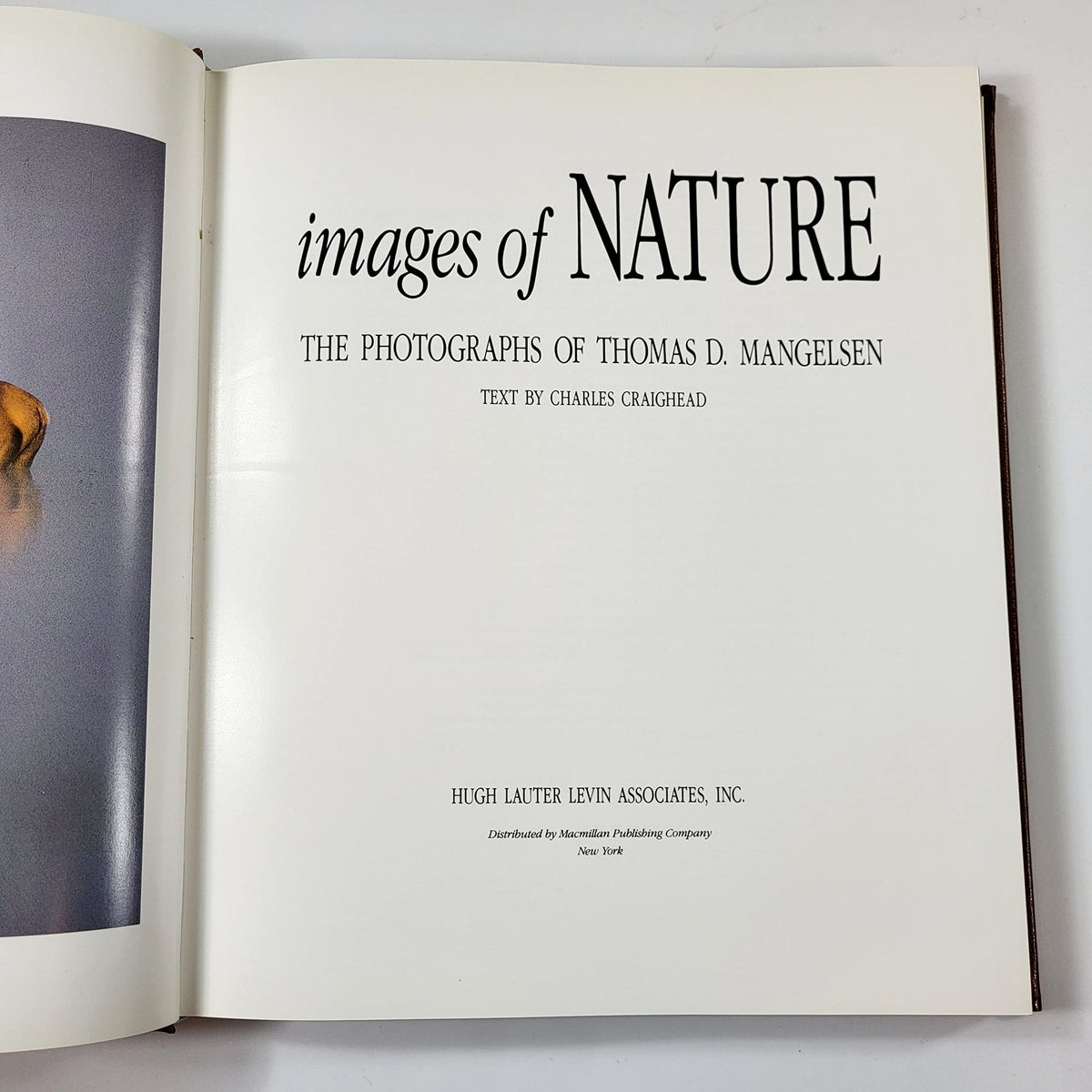 Images of Nature: The Photographs of Thomas D. Mangelsen
