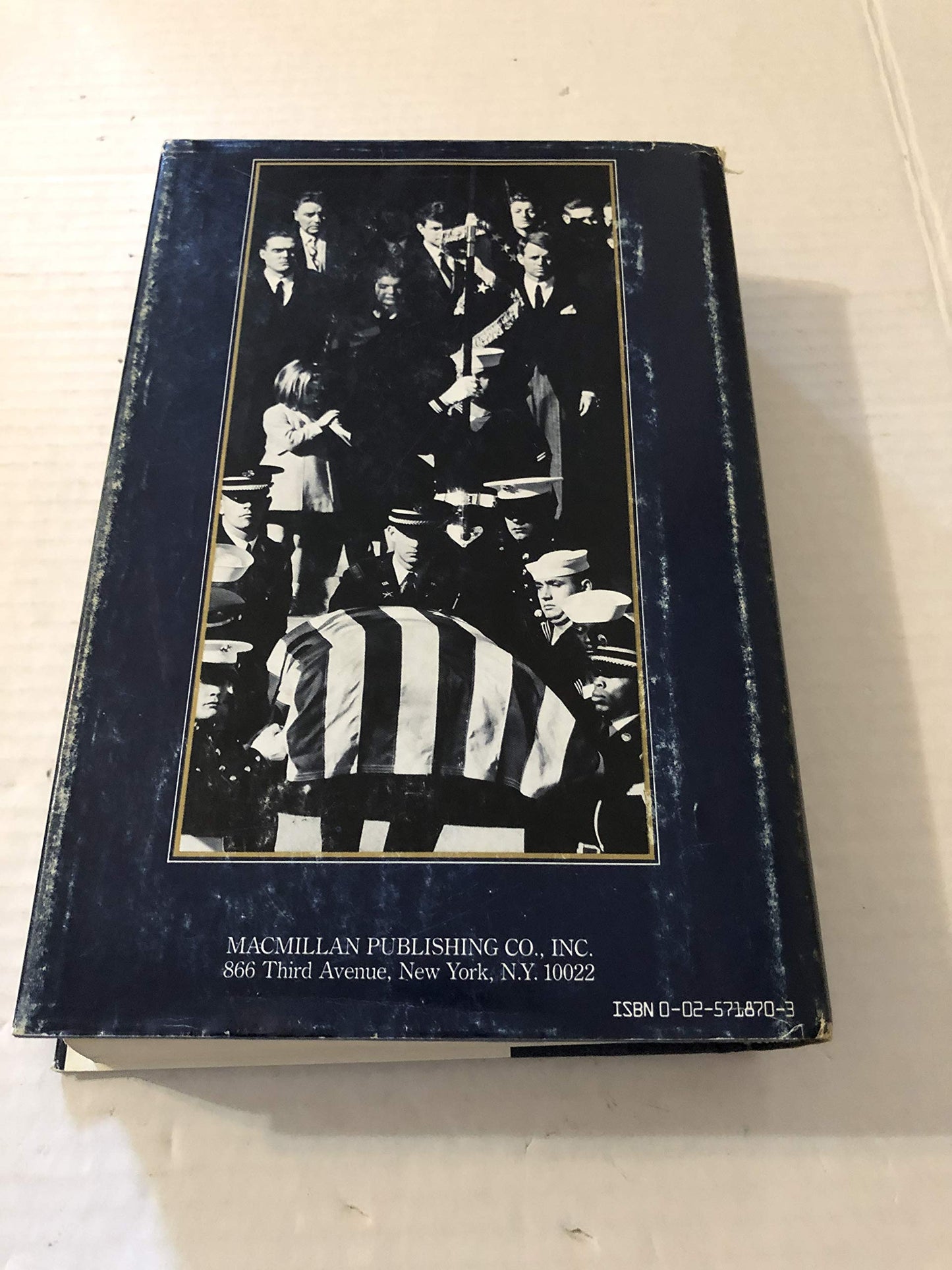 Best Evidence: Disguise and Deception in the Assassination of John F. Kennedy