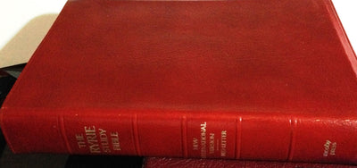Ryrie Study Bible With Introductions, Annotations, Outlines