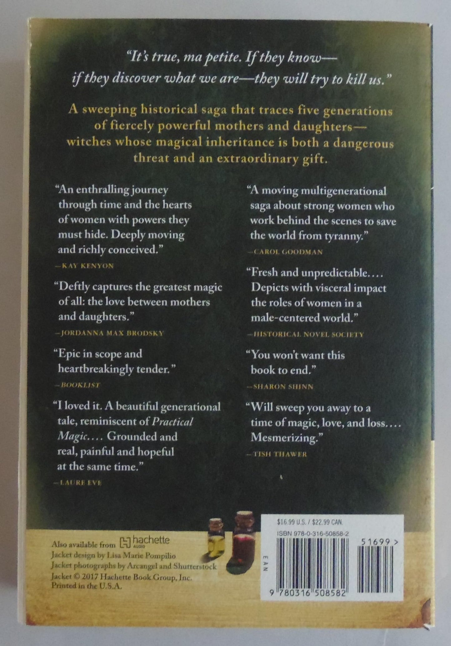 A Secret History of Witches: A Novel