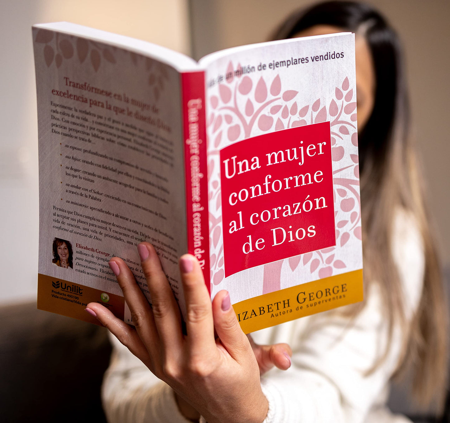 Una Mujer Conforme al Corazn de Dios Sabidura Prctica Para la Mujer (Spanish Edition)