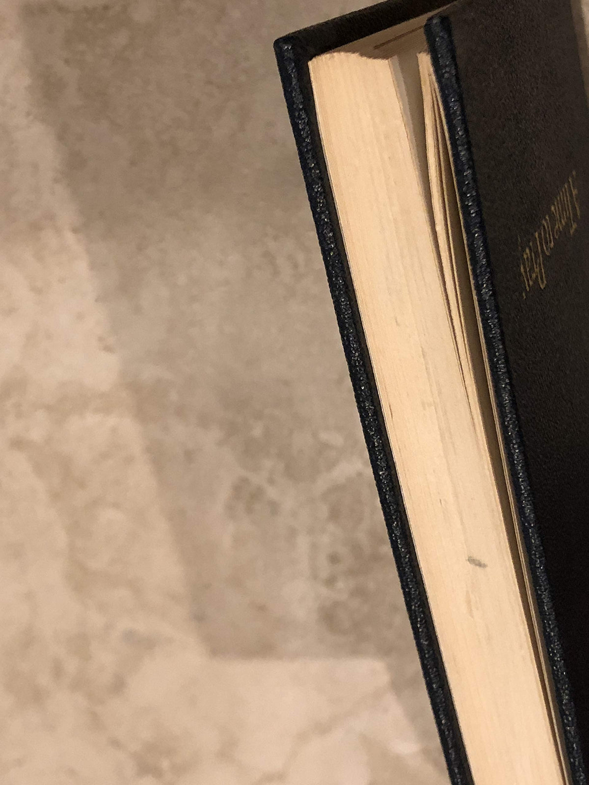 A Time to Pray: Prayers, Pslams, and Readings for Personal Devotions