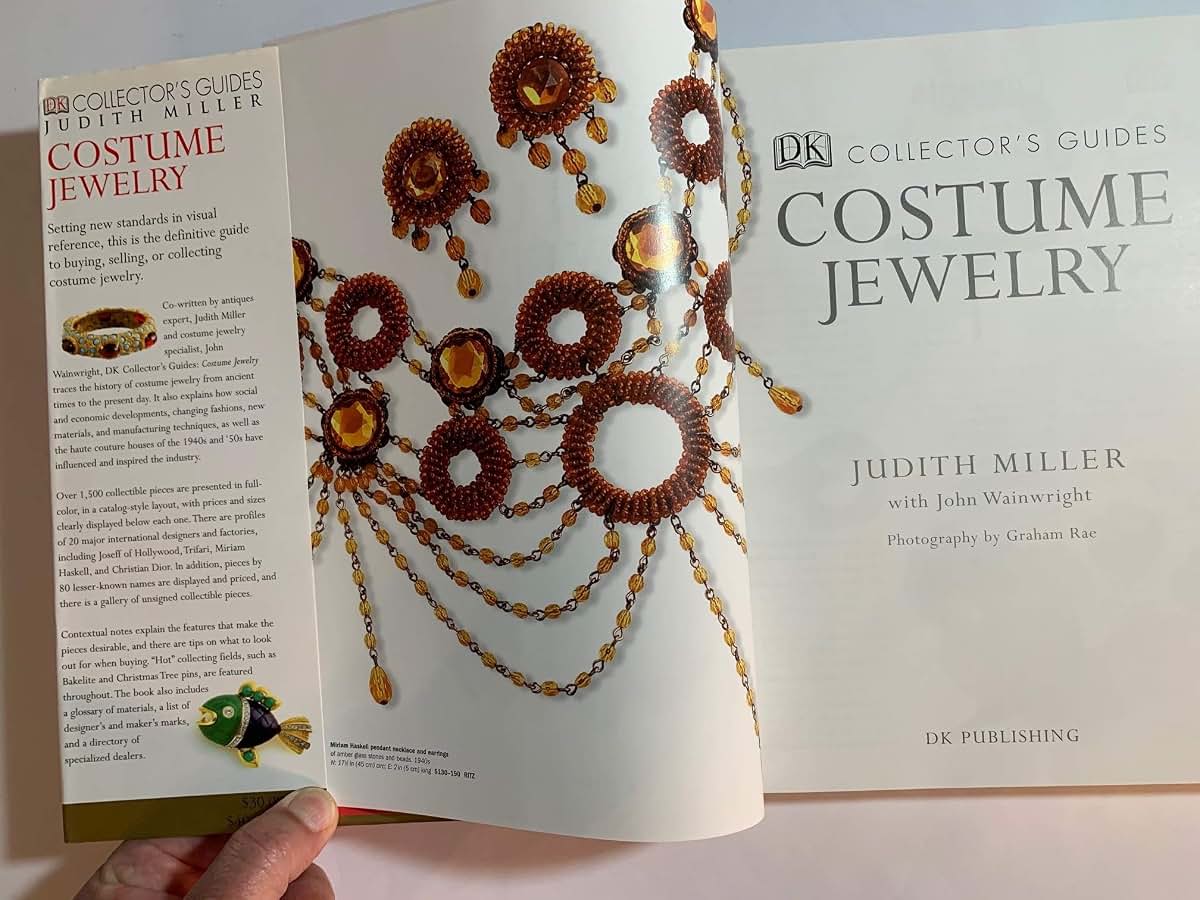 Costume Jewelry (DK Collector's Guides)