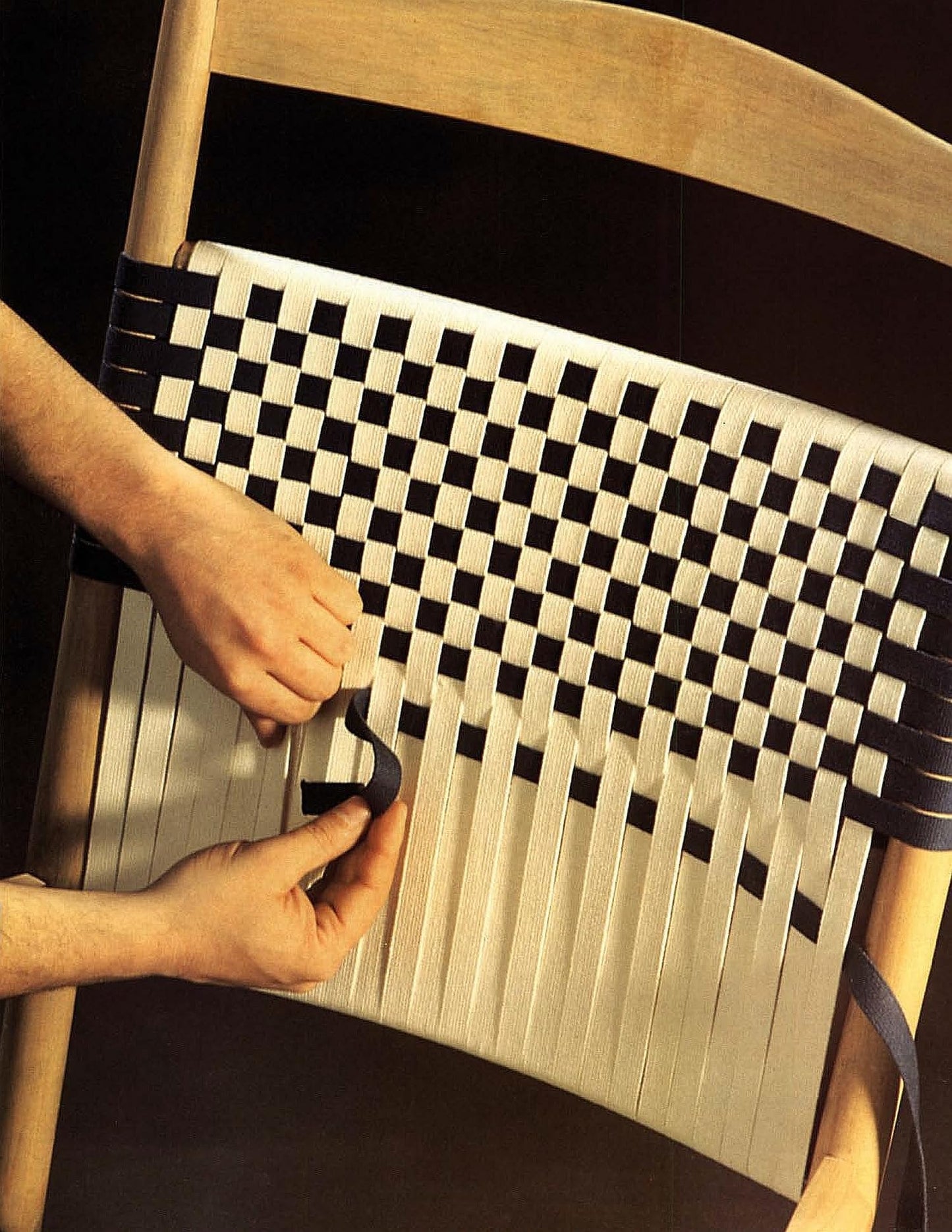 Chair Caning & Seat Weaving Handbook: Illustrated Directions for Cane, Rush, and Tape Seats (Fox Chapel Publishing) Step-by-Step Techniques to Restore and Repair Antique or Worn Out Chairs