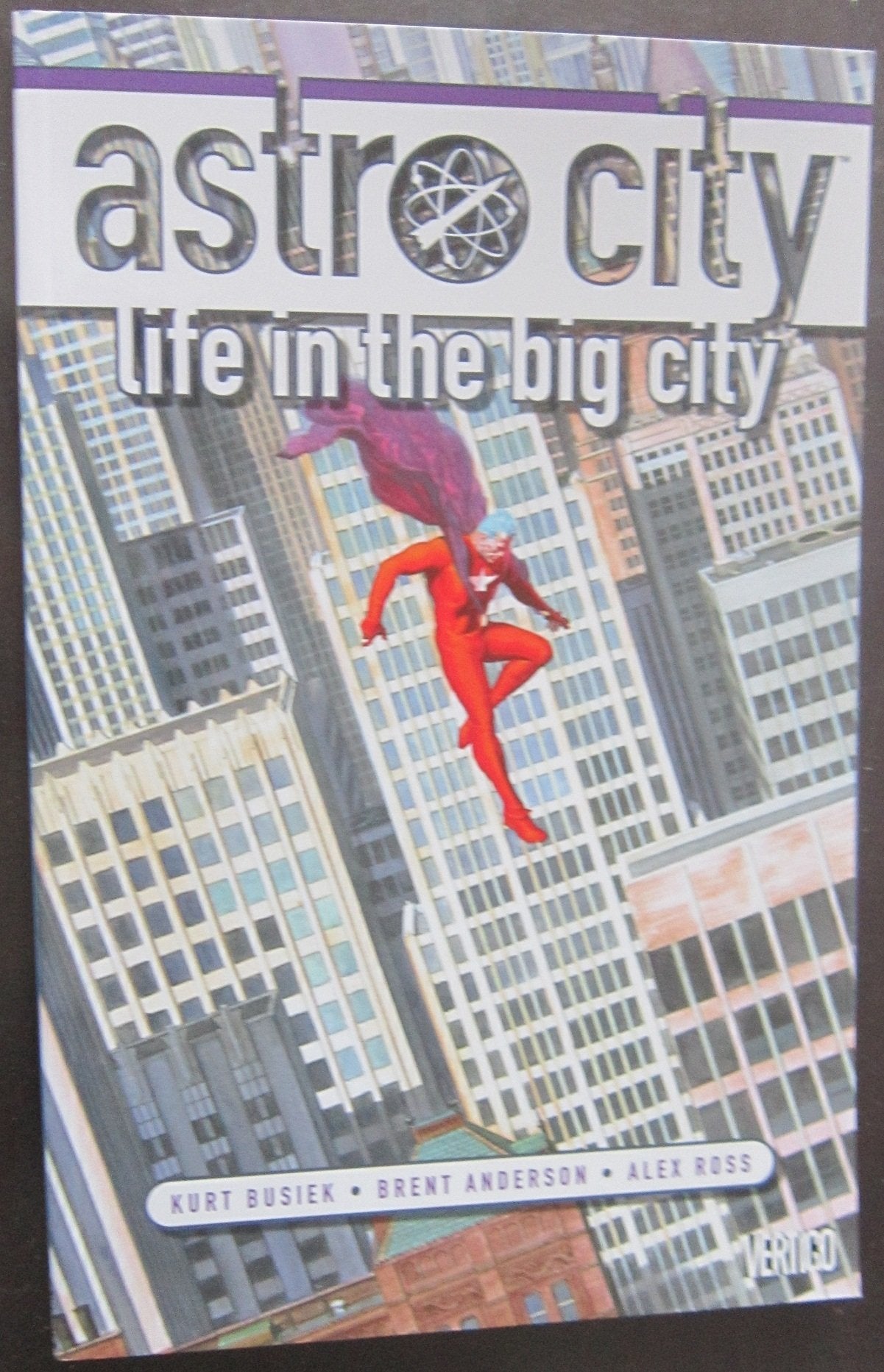 Astro City: Life in the Big City (New Edition)