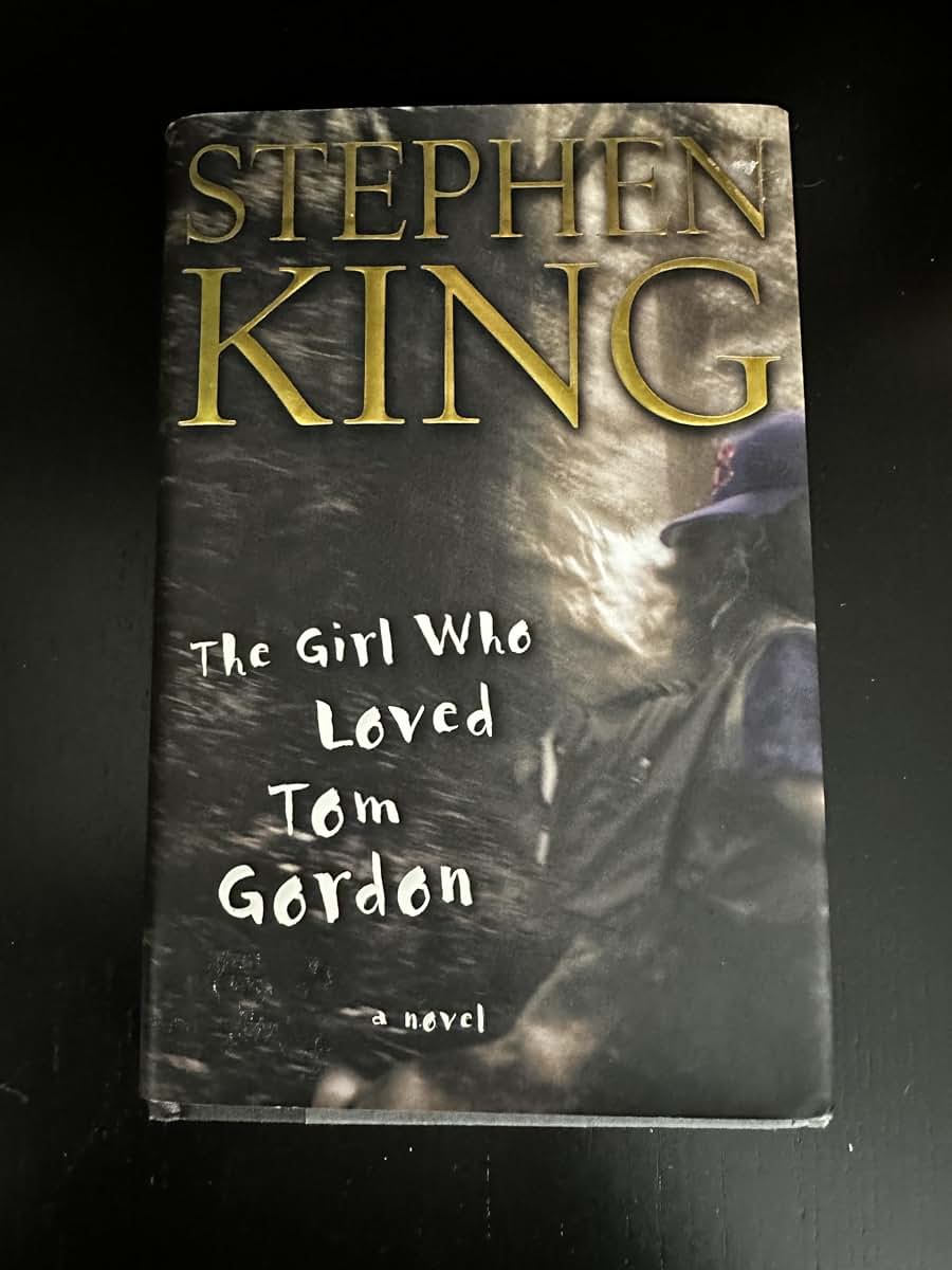 The Girl Who Loved Tom Gordon by Stephen King (Paperback)