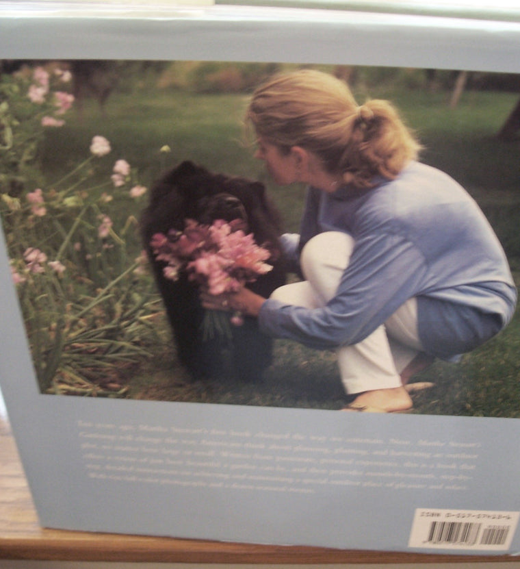 Martha Stewart's Gardening: Month by Month — back cover