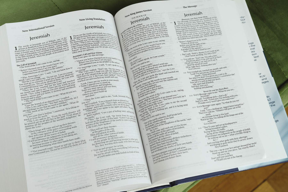 NIV, NKJV, NLT, The Message, Contemporary Comparative Parallel Bible, Hardcover: The Worlds Bestselling Bible Paired with Three Contemporary Versions