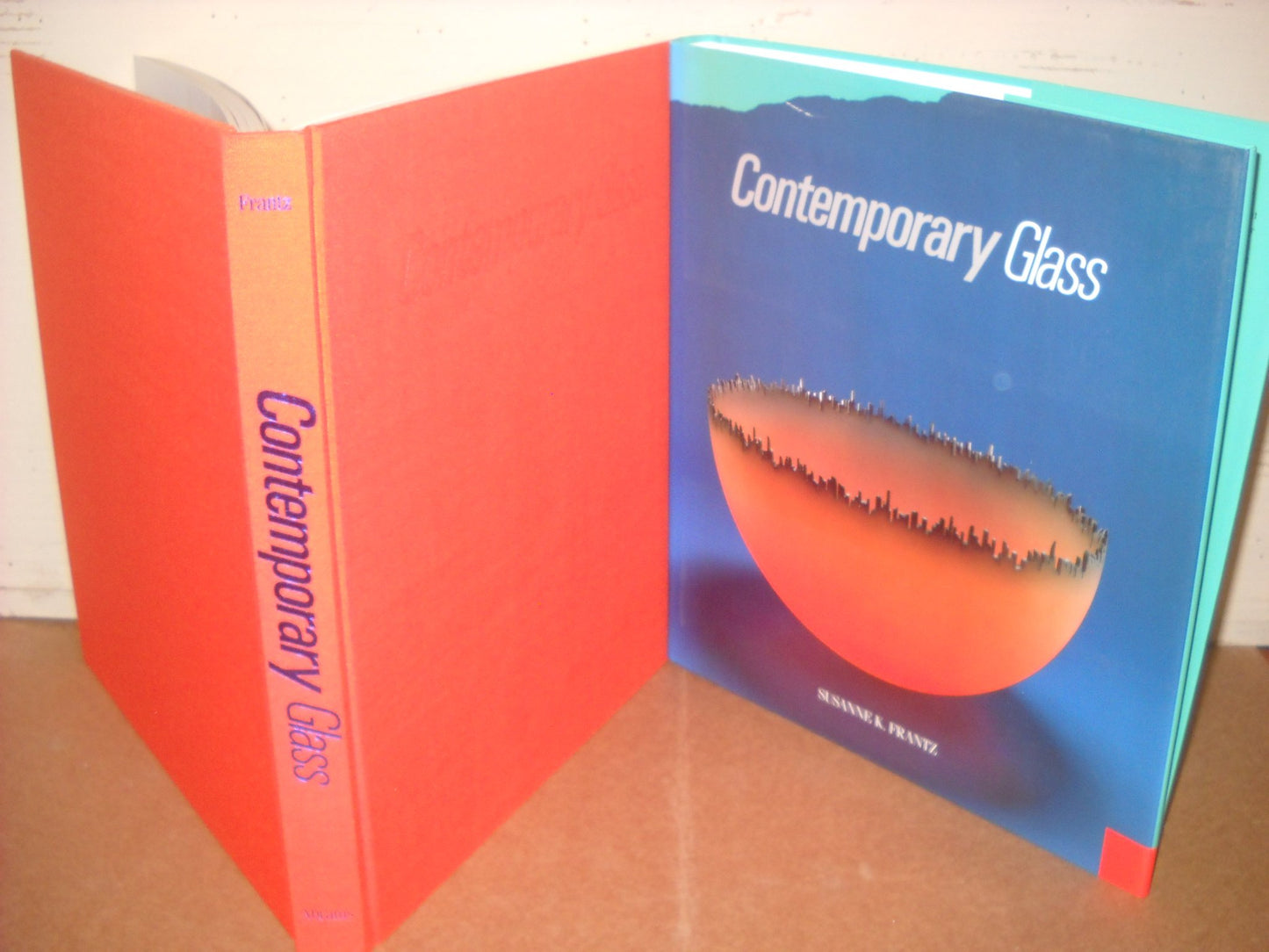 Contemporary Glass: A World Survey from the Corning Museum of Glass