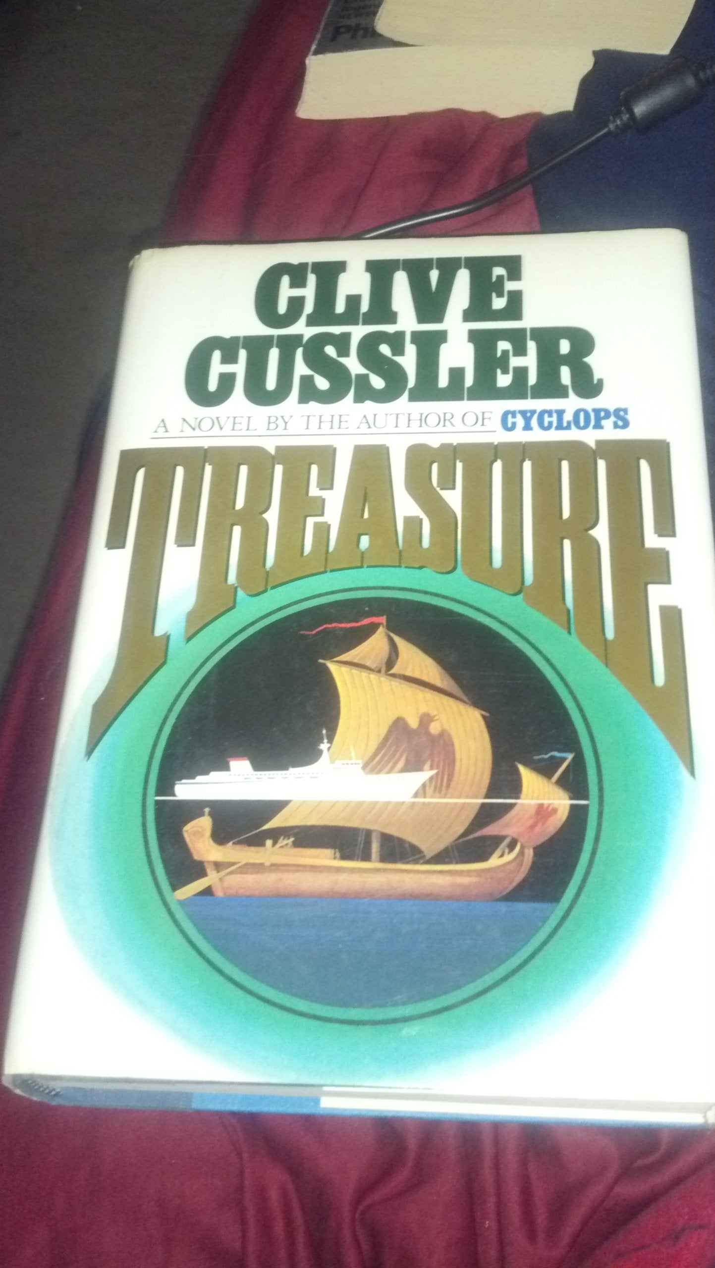 Treasure (Dirk Pitt Adventure) by Cussler, Clive