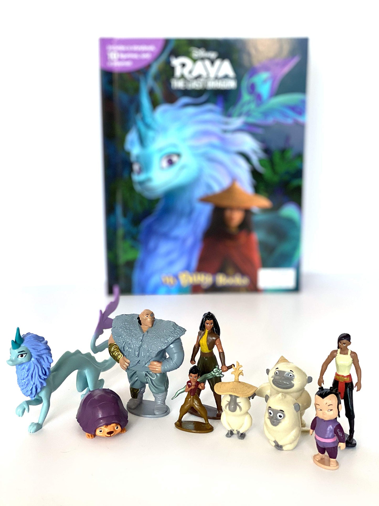 Disney Raya and the Last Dragon My Busy Books - Storybook, 10 figurines, playmat