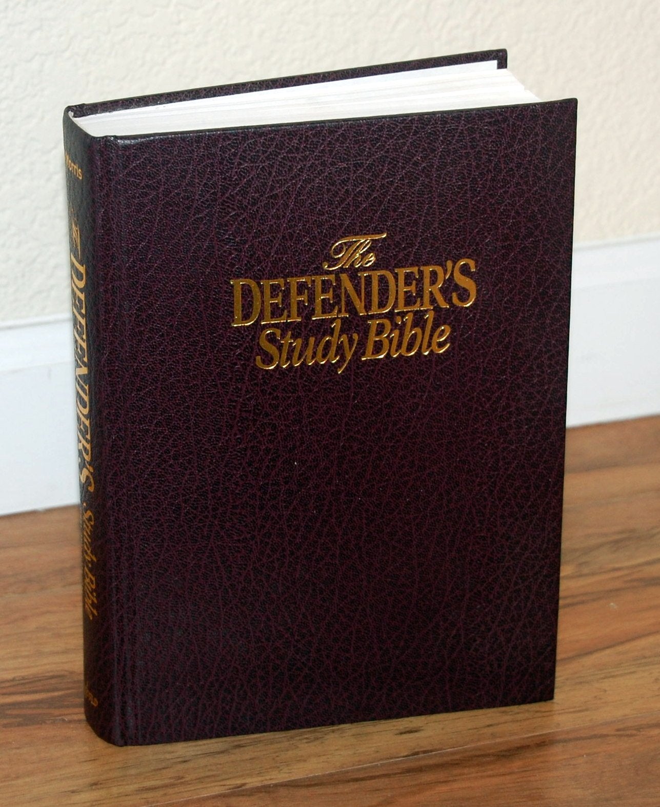 The Defender's Study Bible King James Version by Morris
