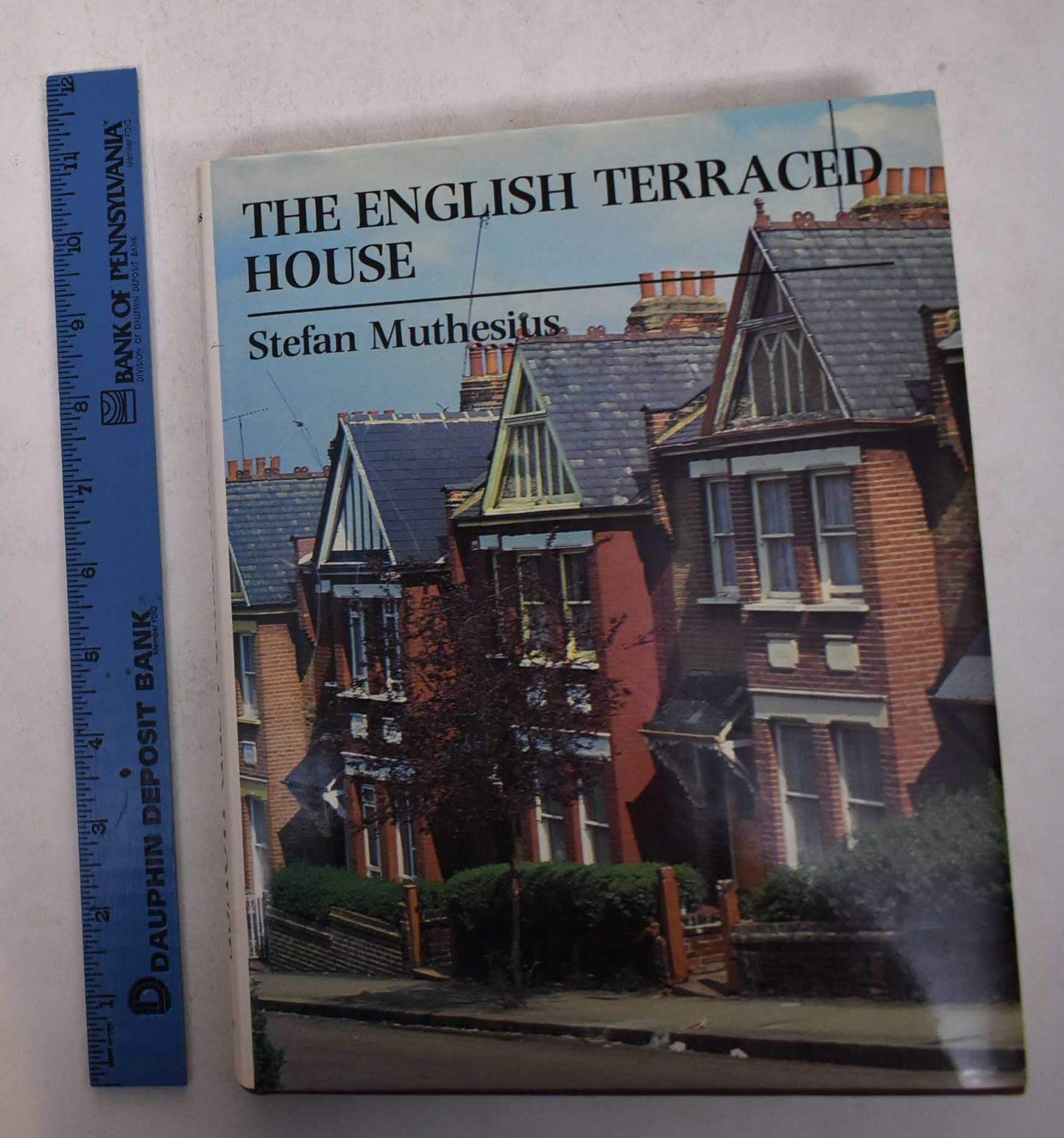 The English Terraced House by Muthesius, Stefan
