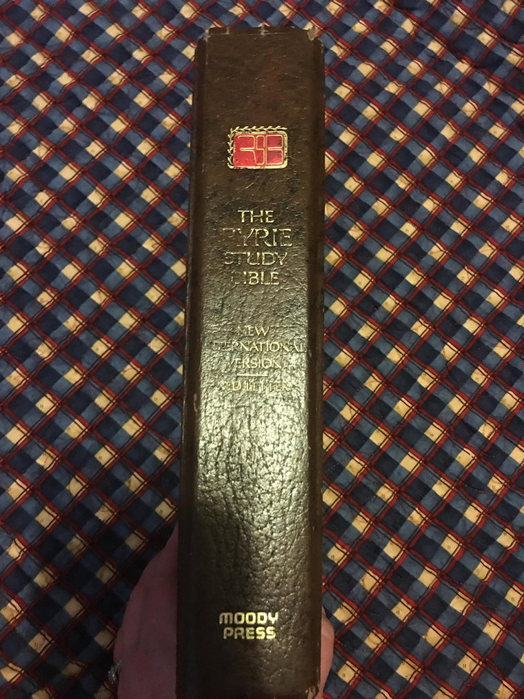 Ryrie Study Bible With Introductions, Annotations, Outlines, Marginal References — back cover
