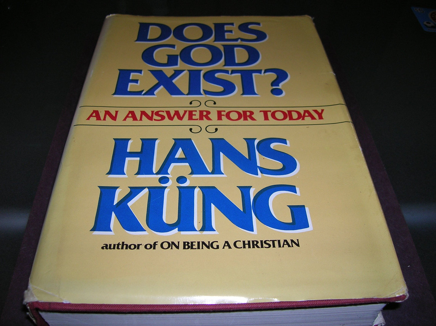Does God Exist?: An Answer for Today (English and German Edi