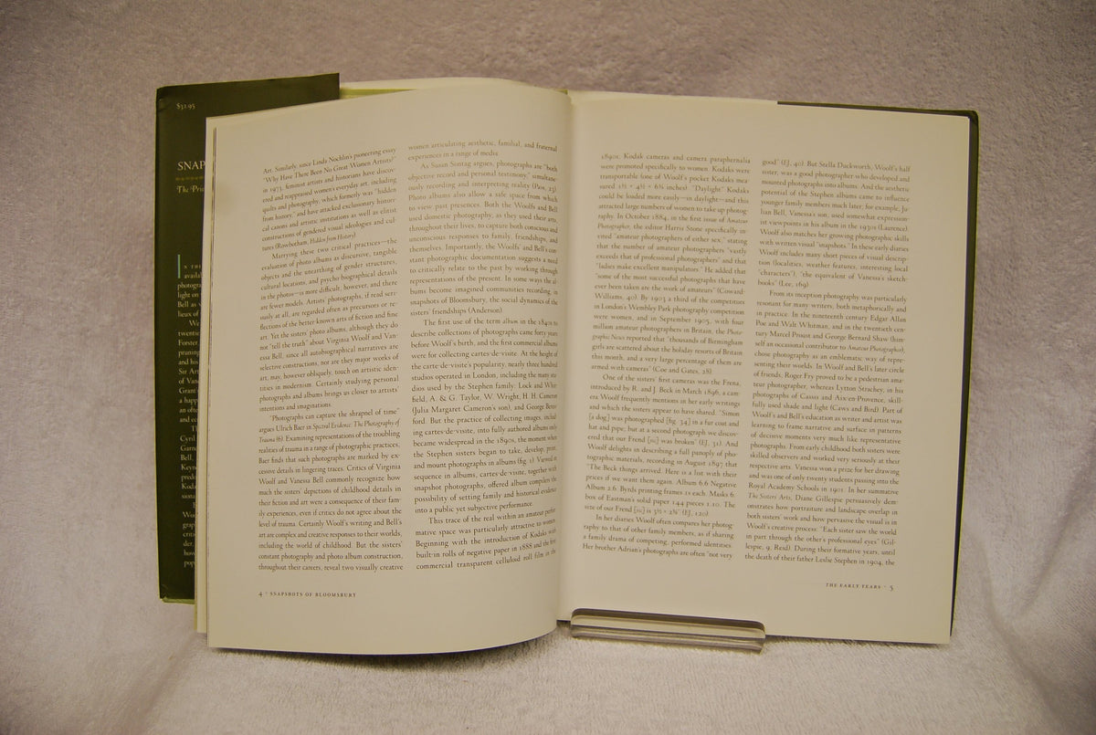 Snapshots of Bloomsbury: The Private Lives of Virginia Woolf