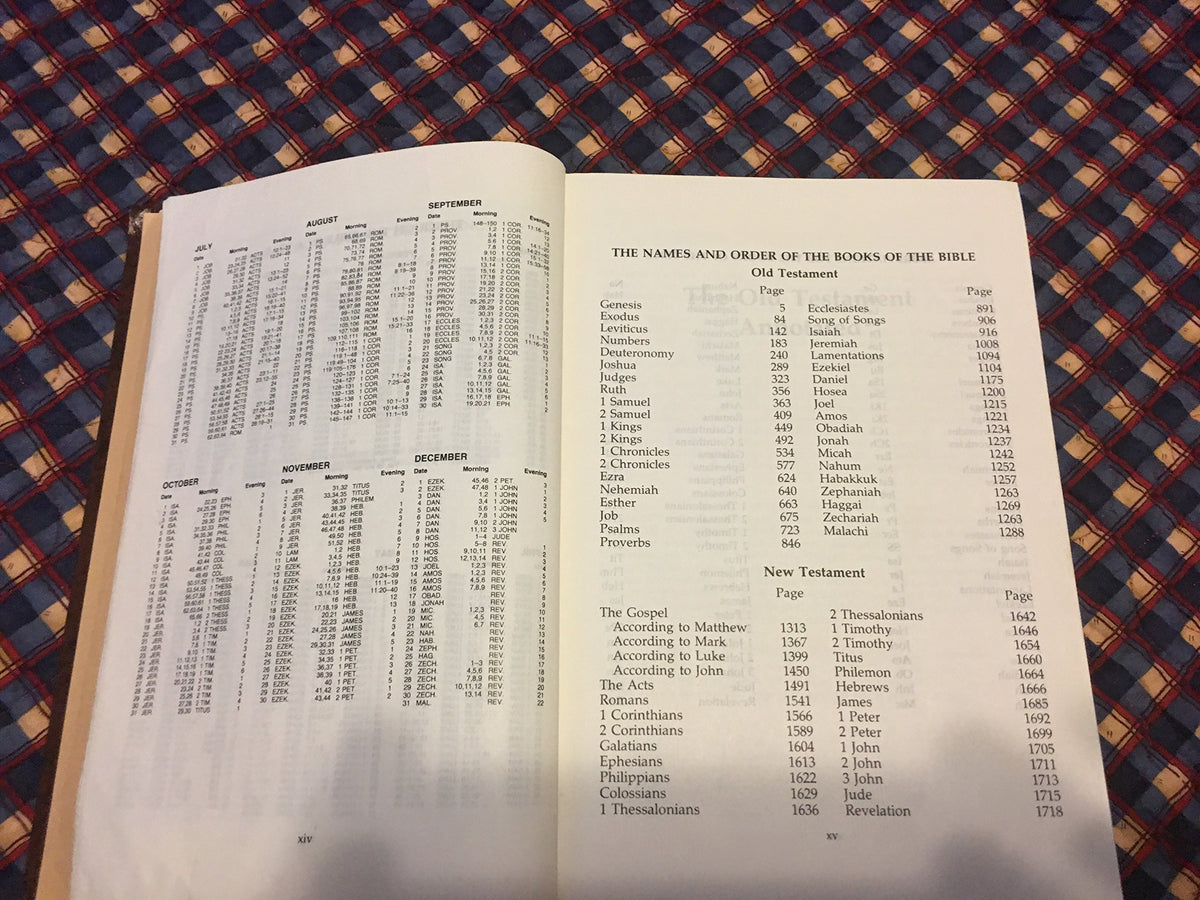 Ryrie Study Bible With Introductions, Annotations, Outlines, Marginal References
