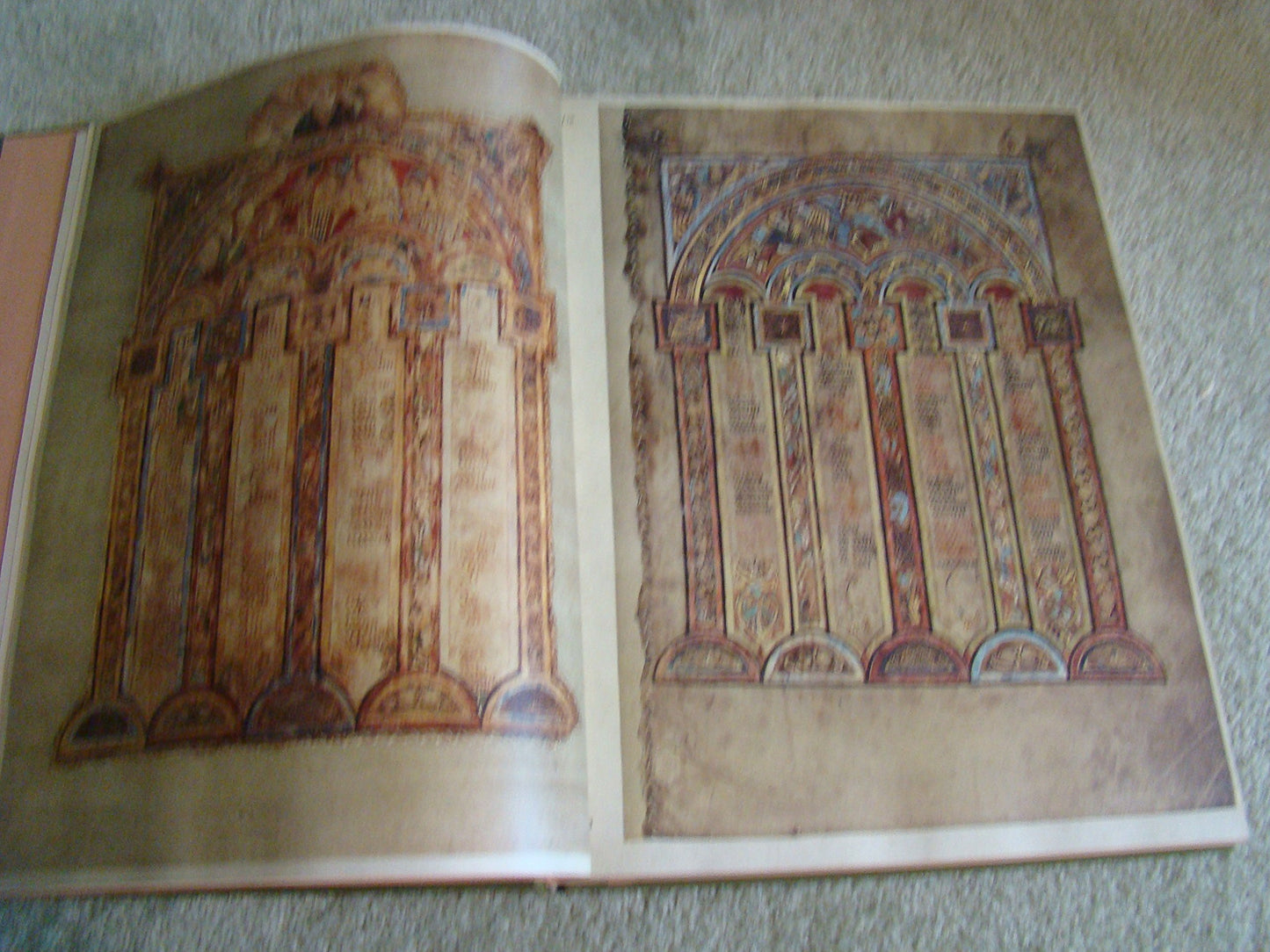 The Book of Kells: Reproductions from the manuscript in Trinity College, Dublin (Slipcased)