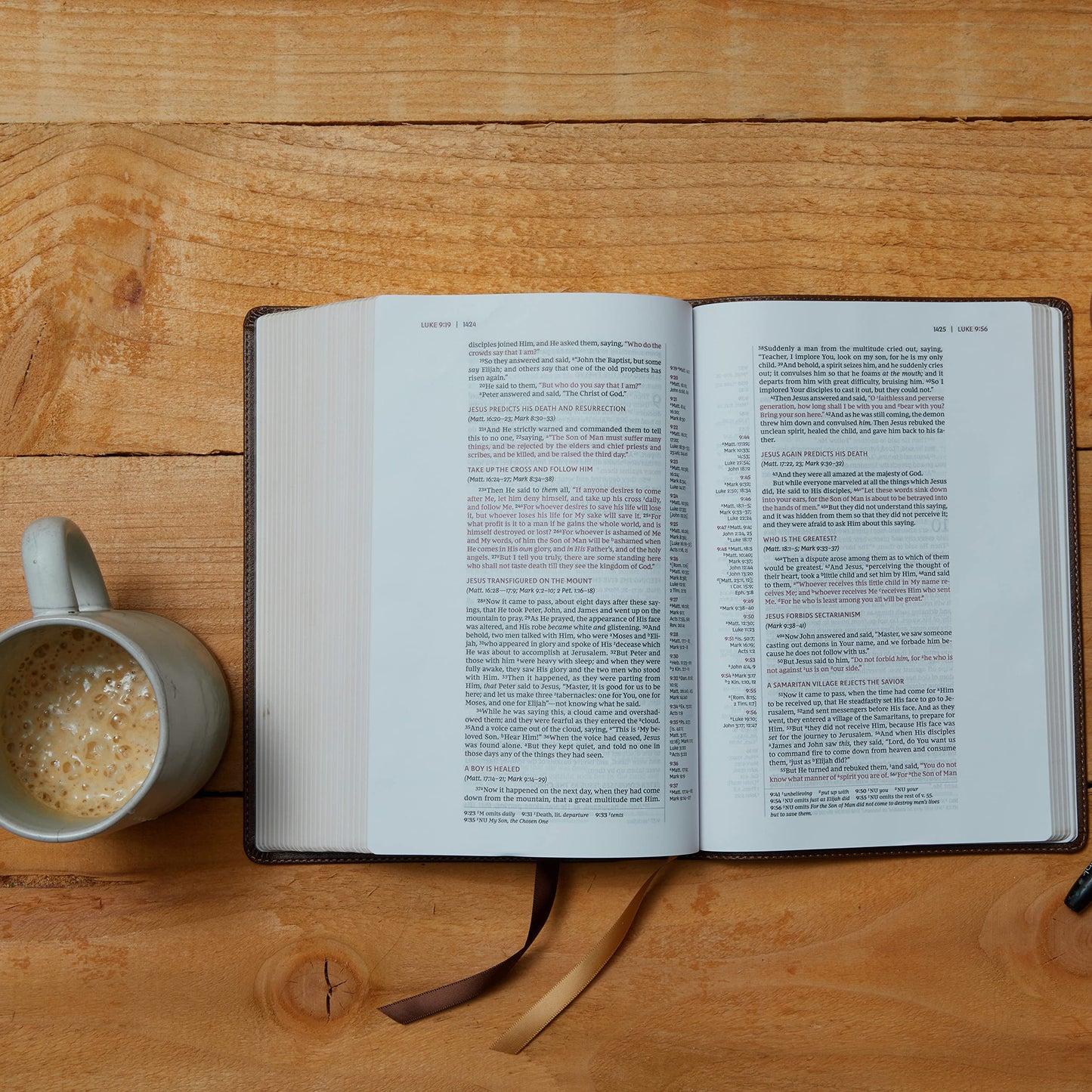 NKJV, Single-Column Wide-Margin Reference Bible, Leathersoft, Brown, Red Letter, Comfort Print: Holy Bible, New King James Version