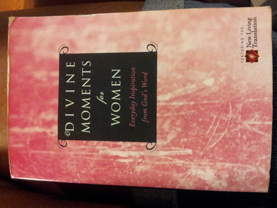 Divine Moments for Women: Everyday Inspiration from God's Word