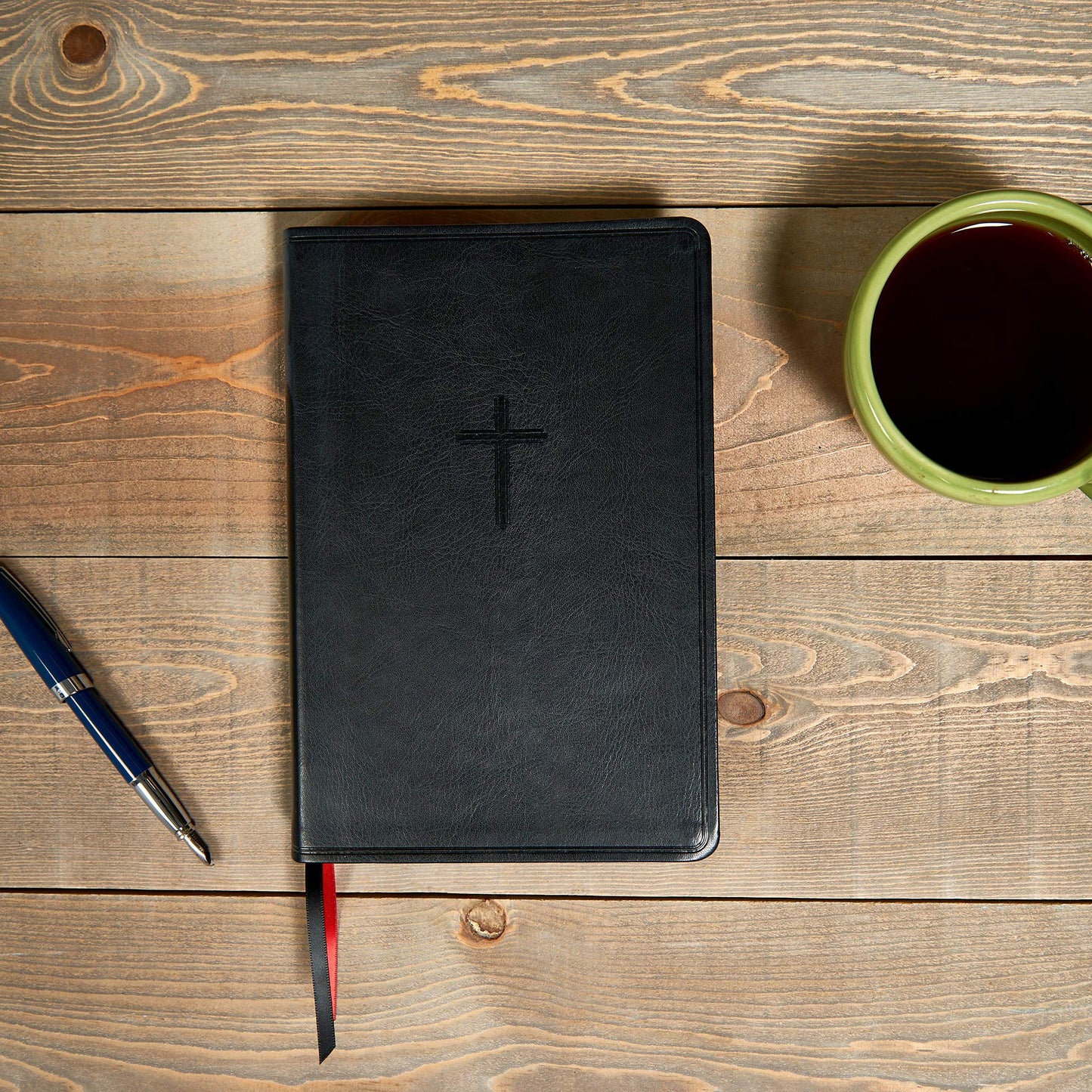 KJV Everyday Study Bible, Black LeatherTouch, Black Letter, Pure Cambridge Text, Study Notes and Comentary, Illustrations, Aricles, Charts, Easy-to-Carry, Easy-to-Read Bible MCM Type
