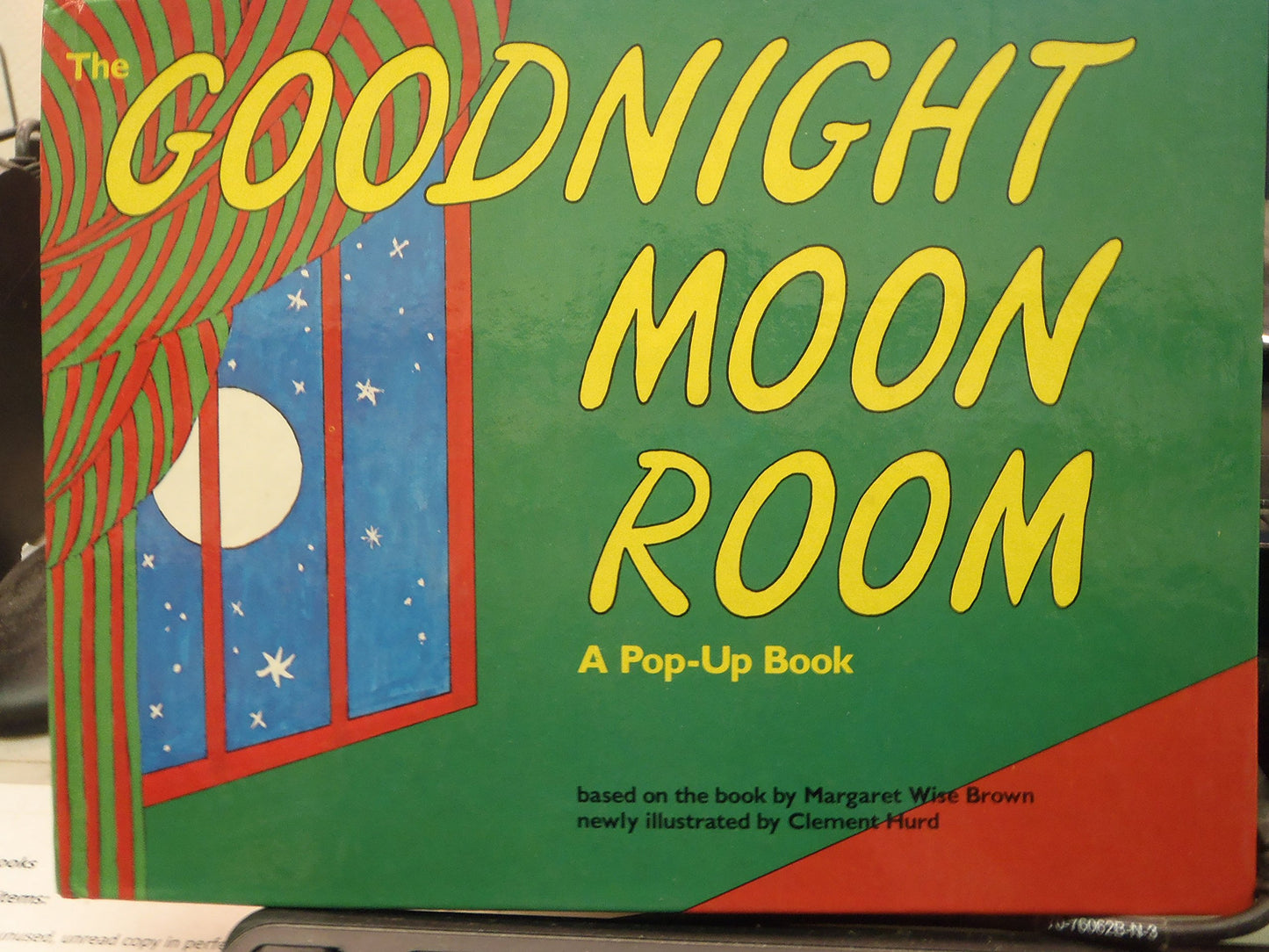 The goodnight moon room (A Pop-up book)