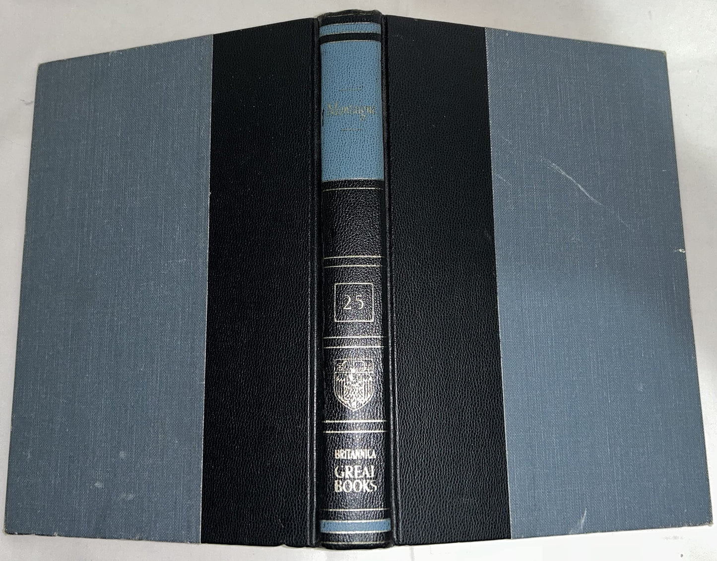 Montaigne: Complete Essays by Montaigne, Michel de