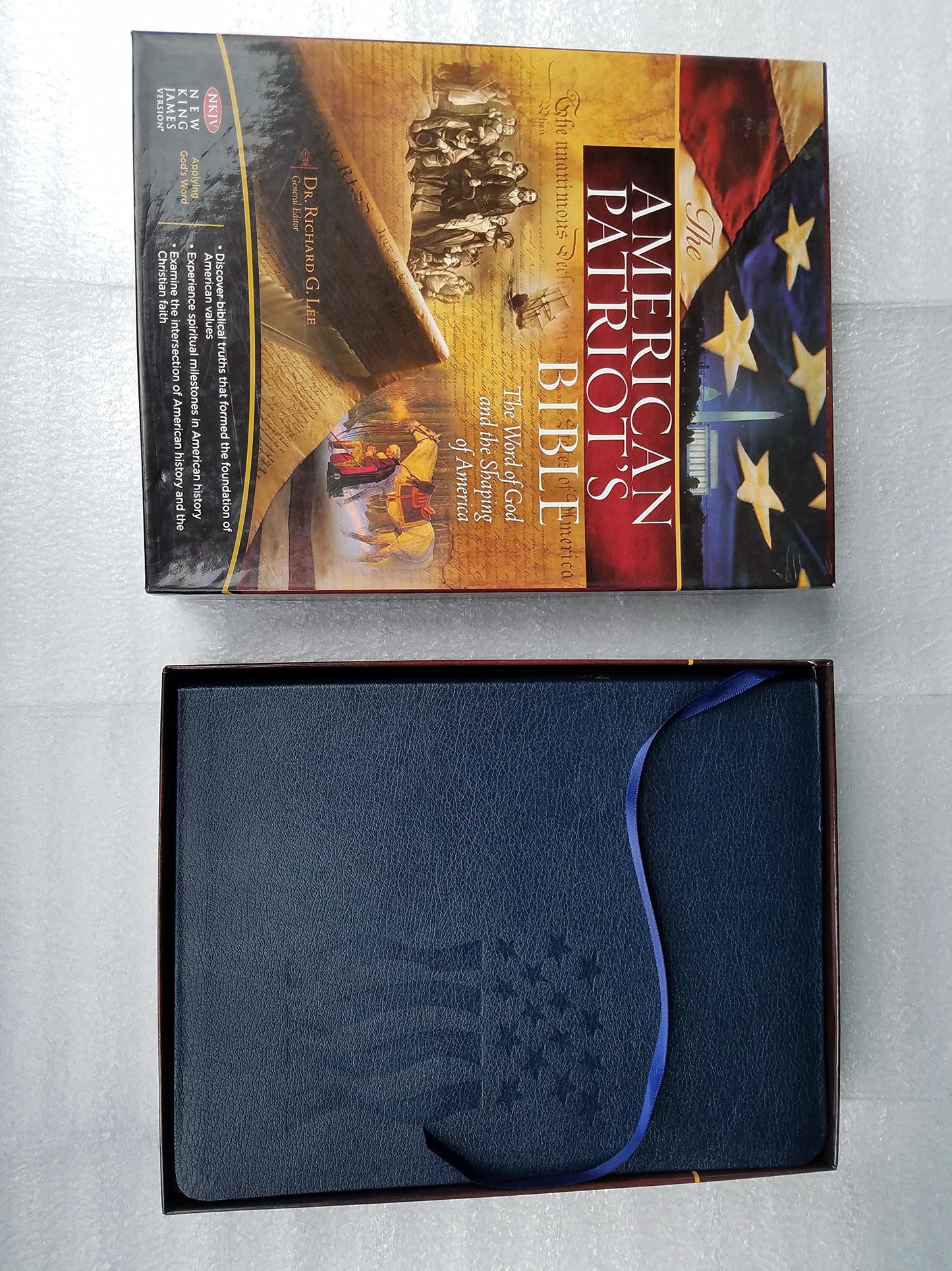The American Patriot's Bible: The Word of God and the Shaping of America, New King James Version
