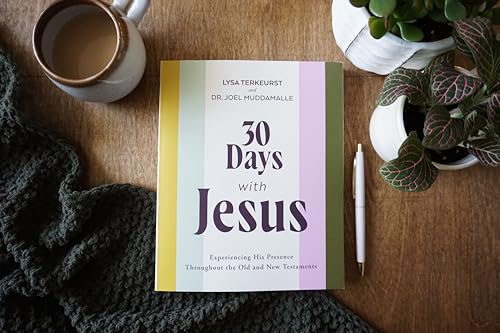 30 Days with Jesus Bible Study Guide: Experiencing His Presence throughout the Old and New Testaments