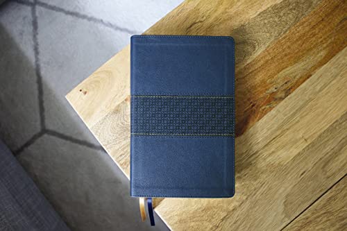 NIV, Thinline Reference Bible (Deep Study at a Portable Size), Leathersoft, Navy, Red Letter, Comfort Print