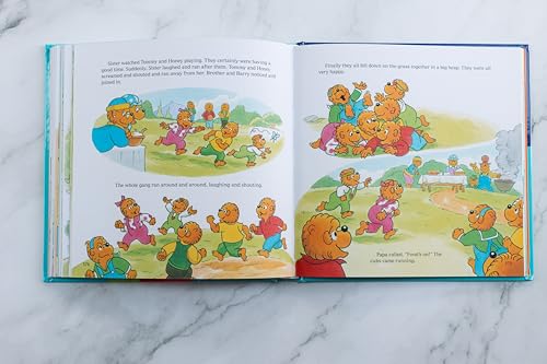 The Berenstain Bears Faith, Hope, and Love Treasury: 8 Books in 1 (Berenstain Bears/Living Lights: A Faith Story)