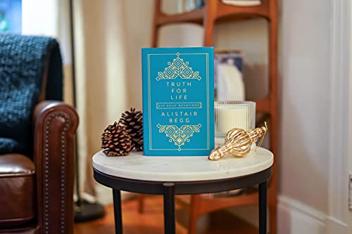 Truth for Life: 365 Daily Devotions (A Gospel-Saturated Gift Devotional for the Entire Year - Includes a Yearly Bible Reading Plan, Durable Cover, and Ribbon Marker; Perfect for the New Year)