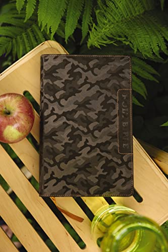 NIV, Boys' Bible, Leathersoft, Brown Camo, Thumb Indexed Tabs, Comfort Print: A Foundation for Lifelong Faith and Learning for Boys Ages 8-12