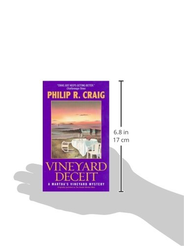 Vineyard Deceit: A Martha's Vineyard Mystery