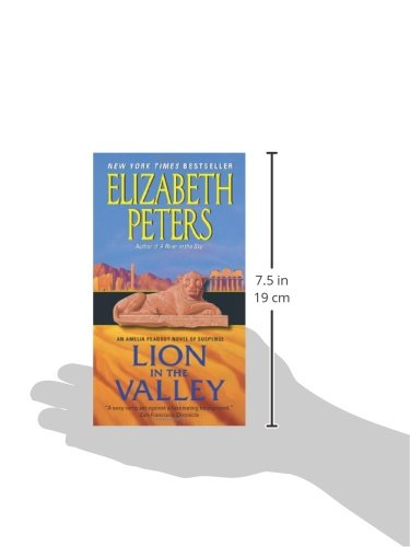 Lion in the Valley: An Amelia Peabody Novel of Suspense (Amelia Peabody Series, 4)