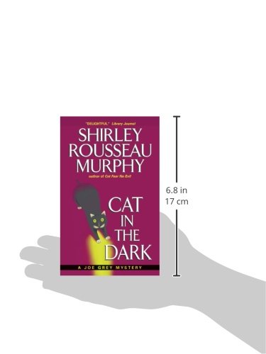 Cat in the Dark: A Joe Grey Mystery (Joe Grey Mystery Series, 4)