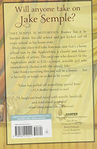 Surviving the Applewhites: A Newbery Honor Award Winner (Applewhites, 1)