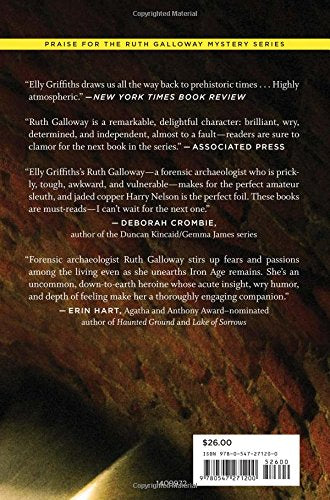A Room Full of Bones: A Ruth Galloway Mystery (Ruth Galloway Mysteries)