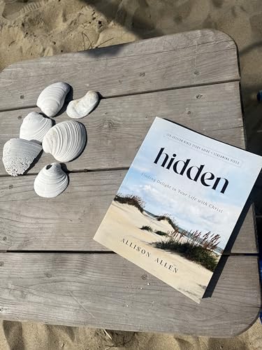 Hidden Bible Study Guide plus Streaming Video: Finding Delight in Your Life with Christ